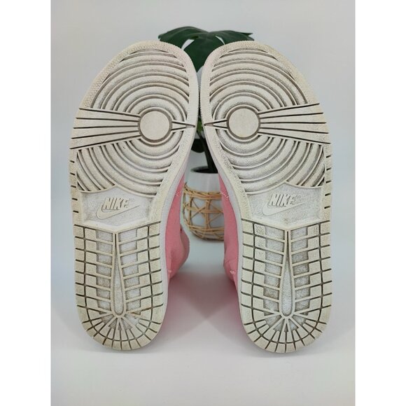 Athletic_Shoes